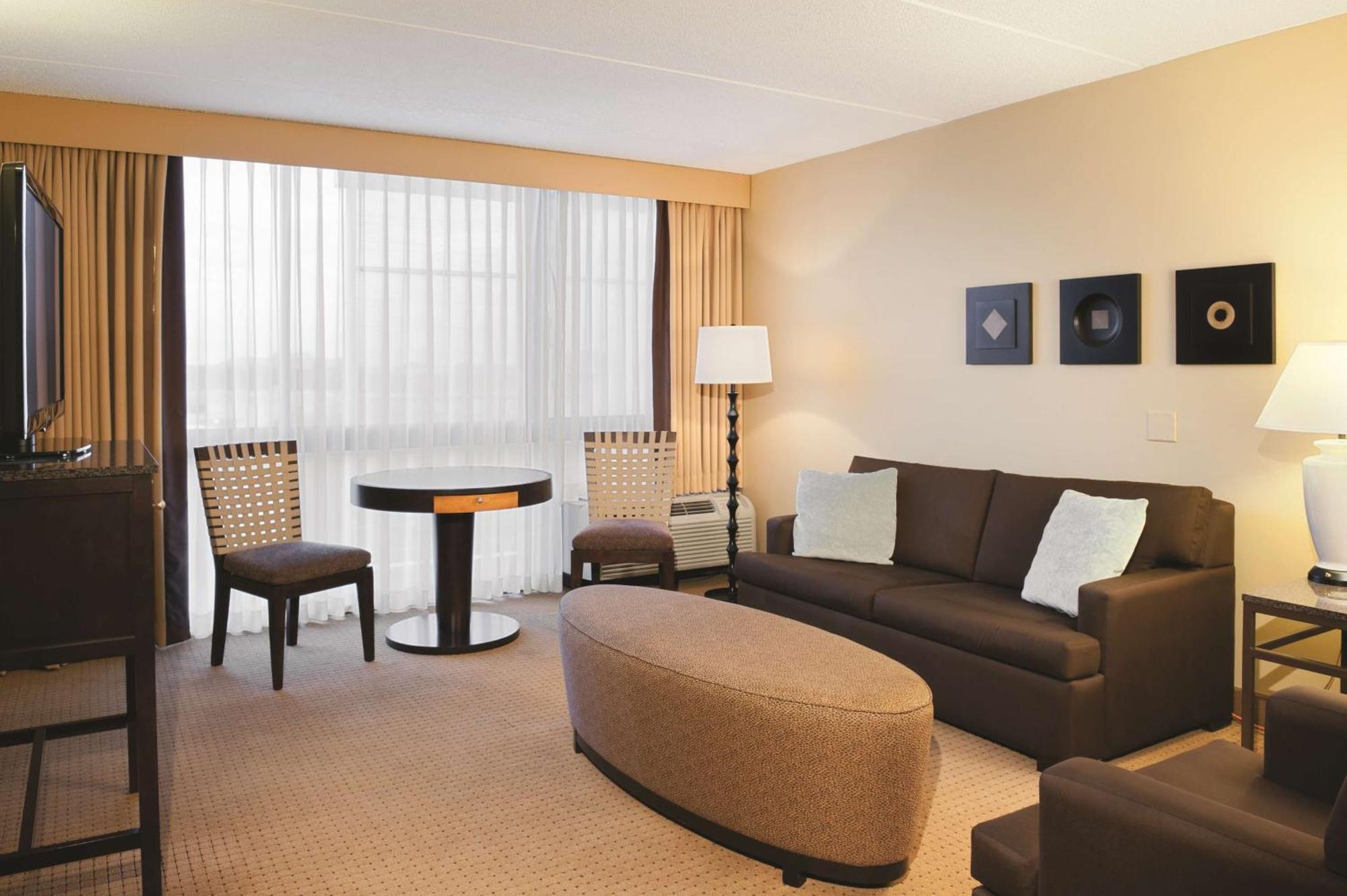 Отель Doubletree By Hilton Chicago - Арлингтон-Хайтс Экстерьер фото