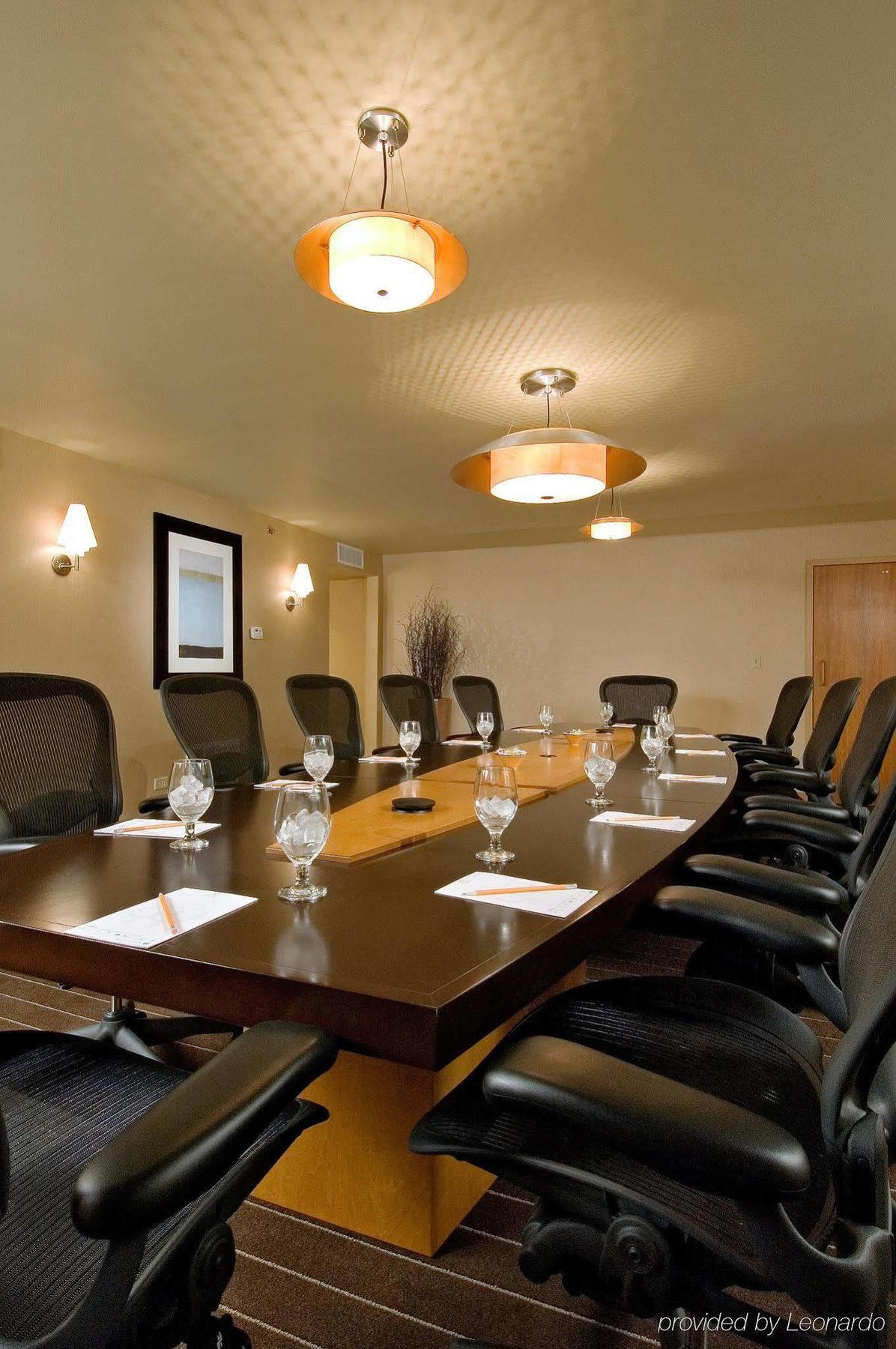Отель Doubletree By Hilton Chicago - Арлингтон-Хайтс Экстерьер фото